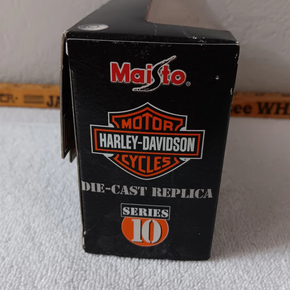 Series 10 Die-Cast Motorcycle Model